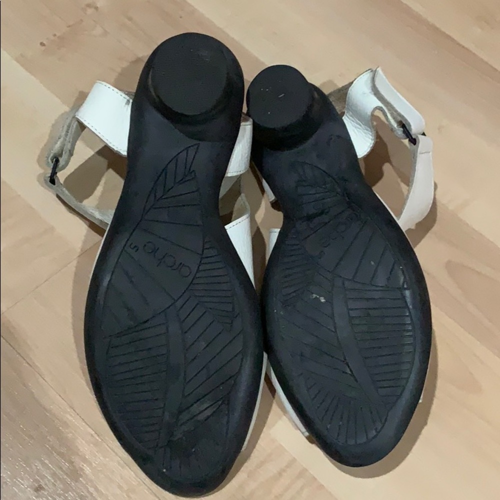 Shoes - Picture 4 of 4